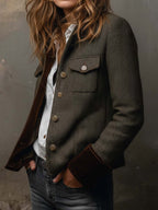 Dolores — Blazer de Sarga con Ribete en Contraste