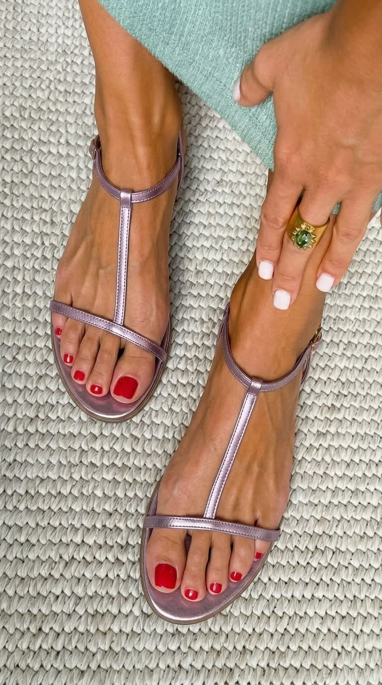 Rosalba — Sandalias Doradas de Primavera
