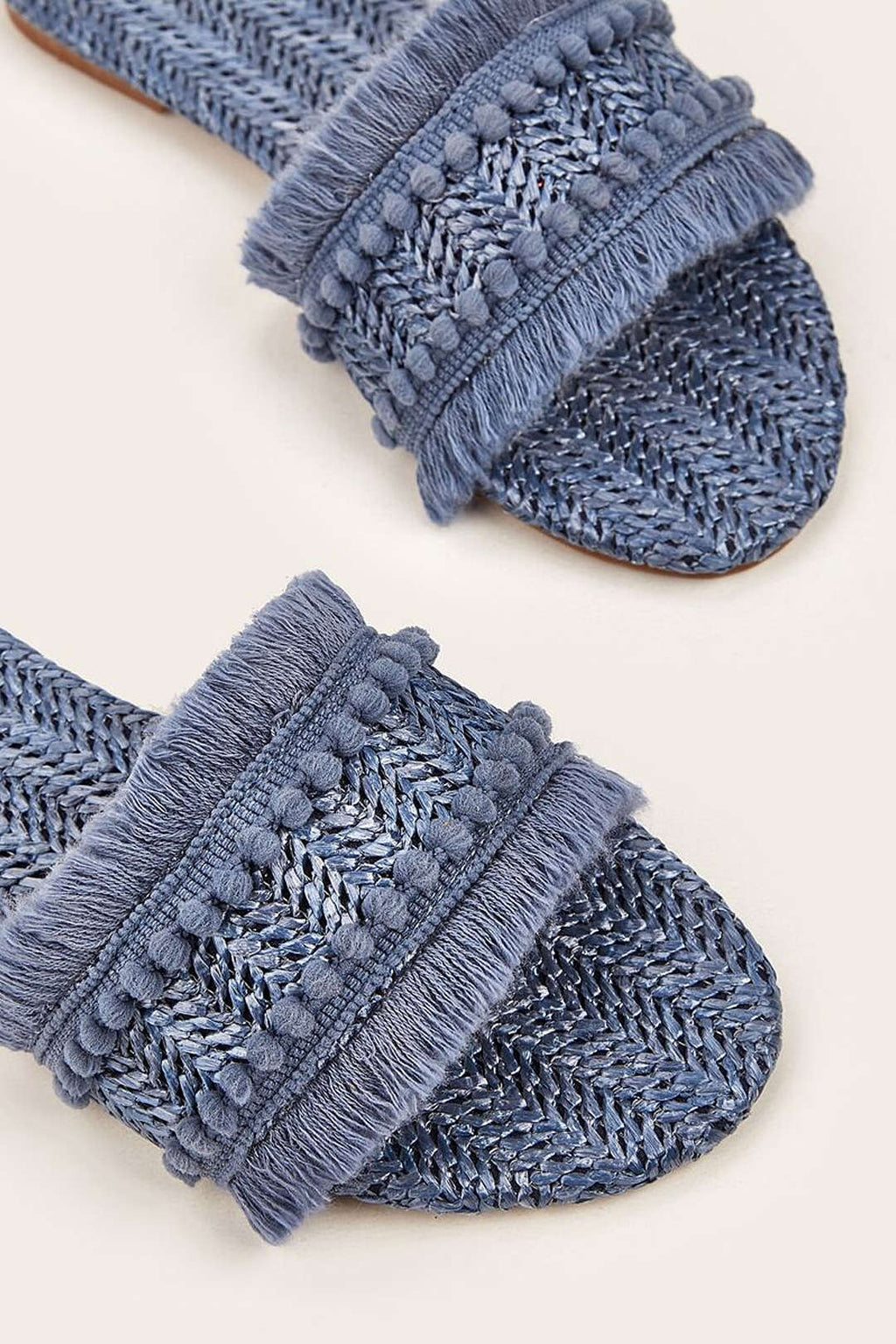 Zapatillas con Flecos