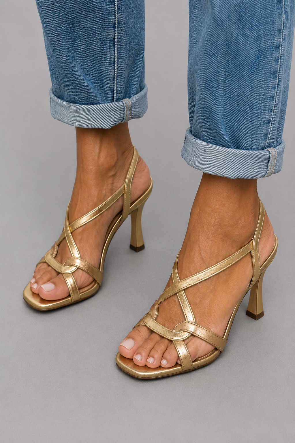 Isabel — Elegancia Dorada de Verano