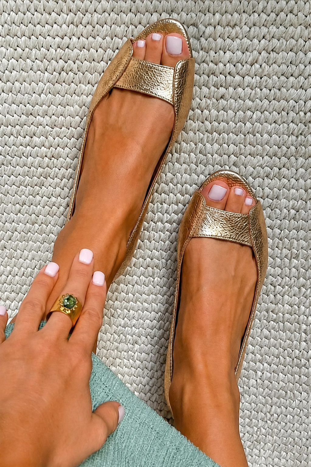 Adelina — Sandalias Doradas Comfort Chic