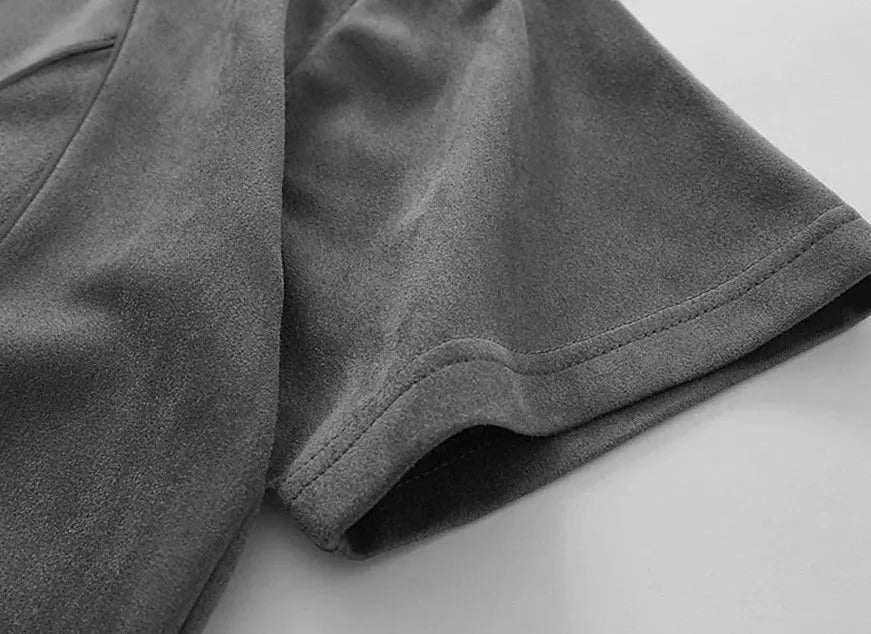 Nova — Camiseta Oversize Costuras Contraste