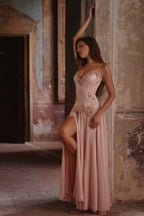 Larissa — Vestido Maxi con Pedrería Cosida a Mano